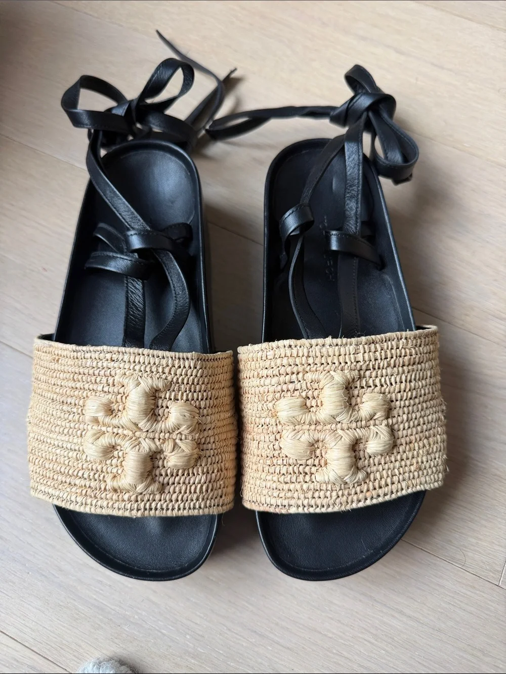Tory Burch Black Footbed Raffia
Slide Sandals with Natural
Raffia Strap Size 5 - Picture 1 of 5